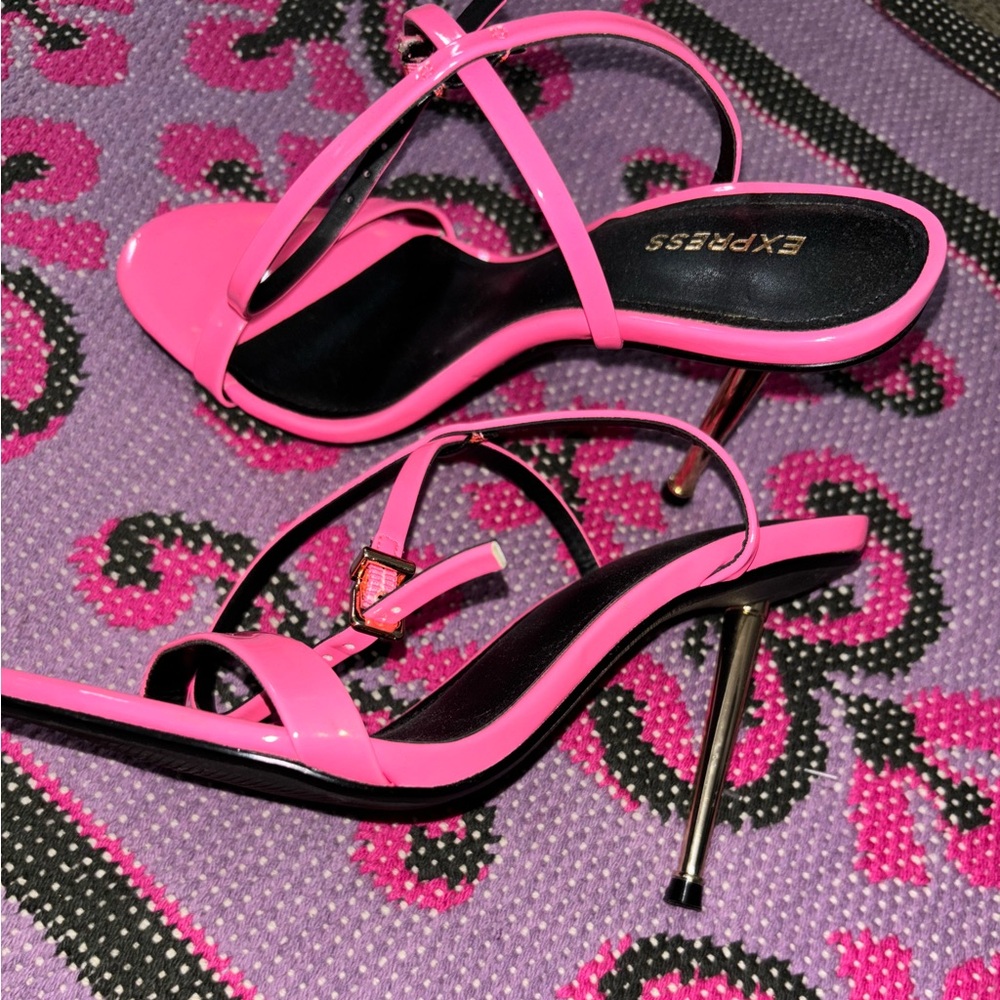 Neon Pumps